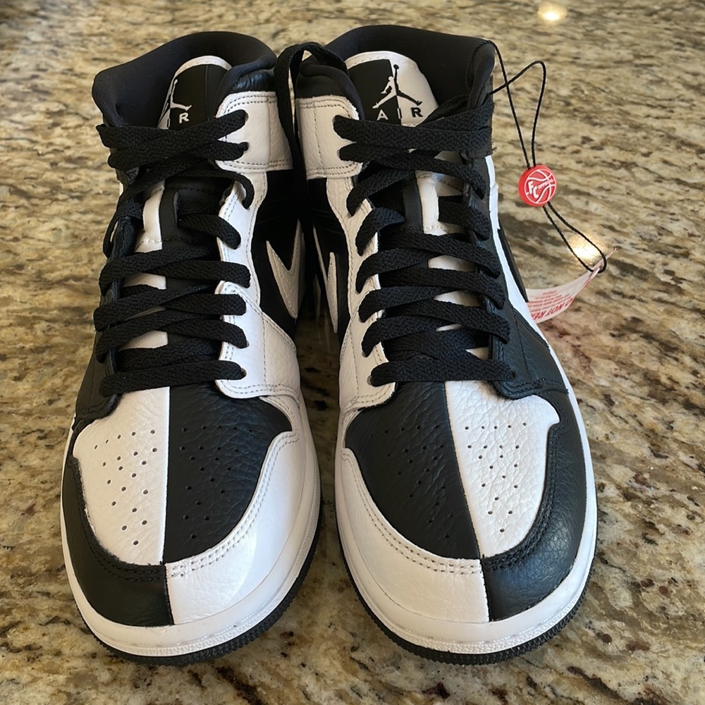 Brand new never worn Nike air Jordan’s size 9.5 black and white